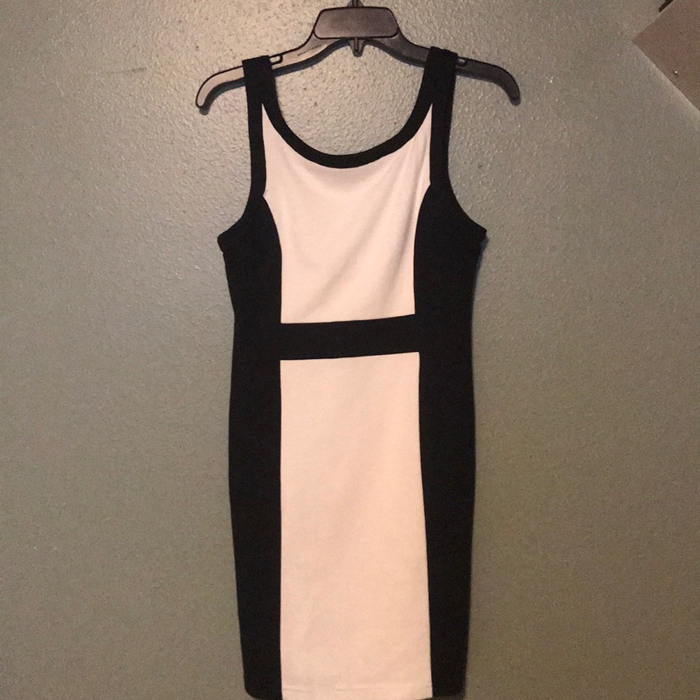 Forever 21 black and white sheath dress